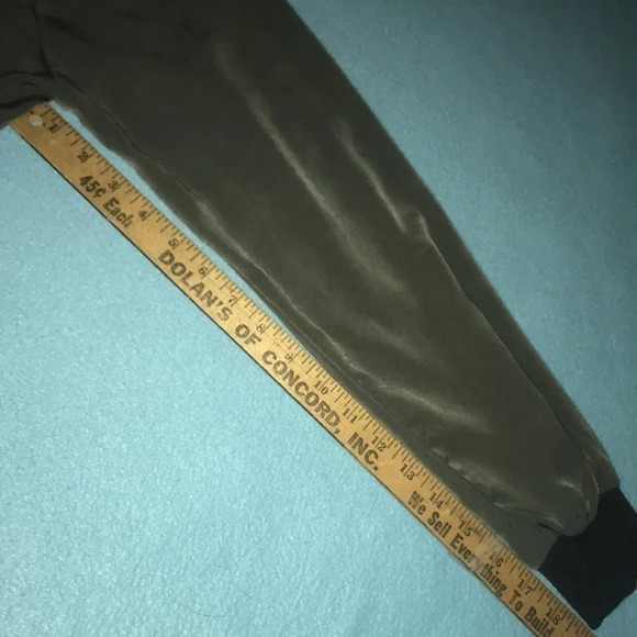 WEST KIE silky soft bomber jacket olive green zip up embroidered roses size L - Picture 9 of 9